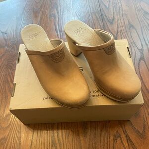 Women’s UGG Abbie clogs